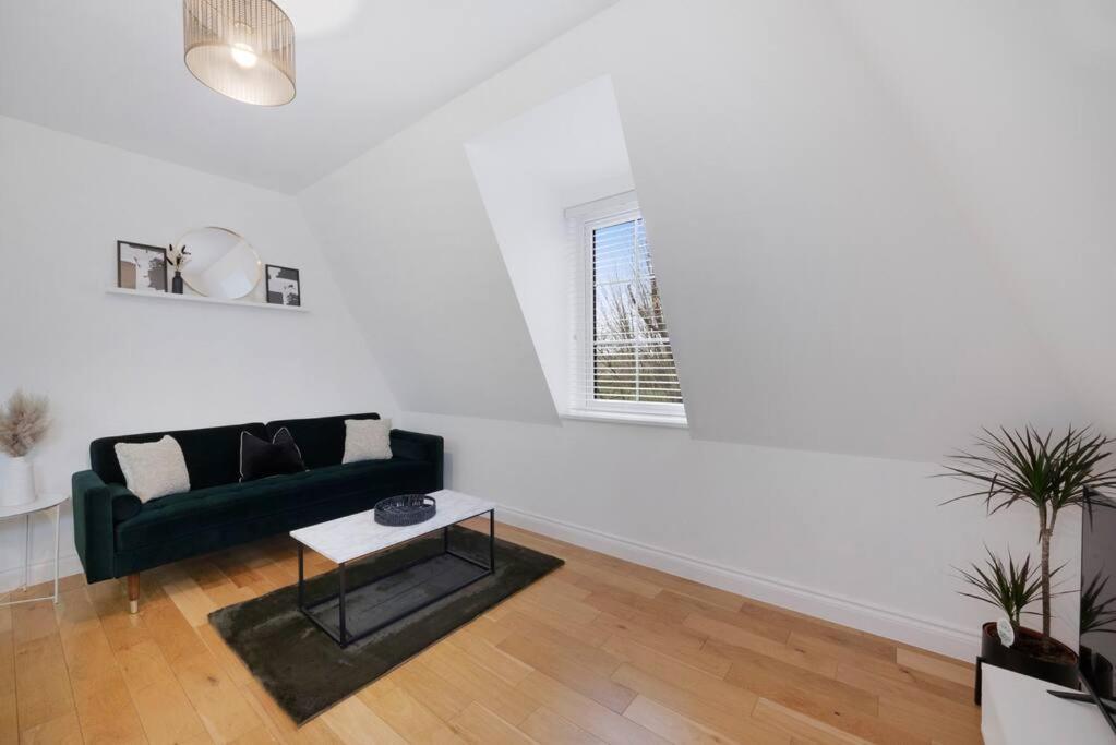 Roomy One Bed Loft Apartment Bishop's Stortford Zewnętrze zdjęcie